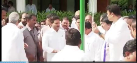 YS Jagan:మళ్లీ అధికారంలోకి వచ్చేది వైసీపీయే- జగన్‌